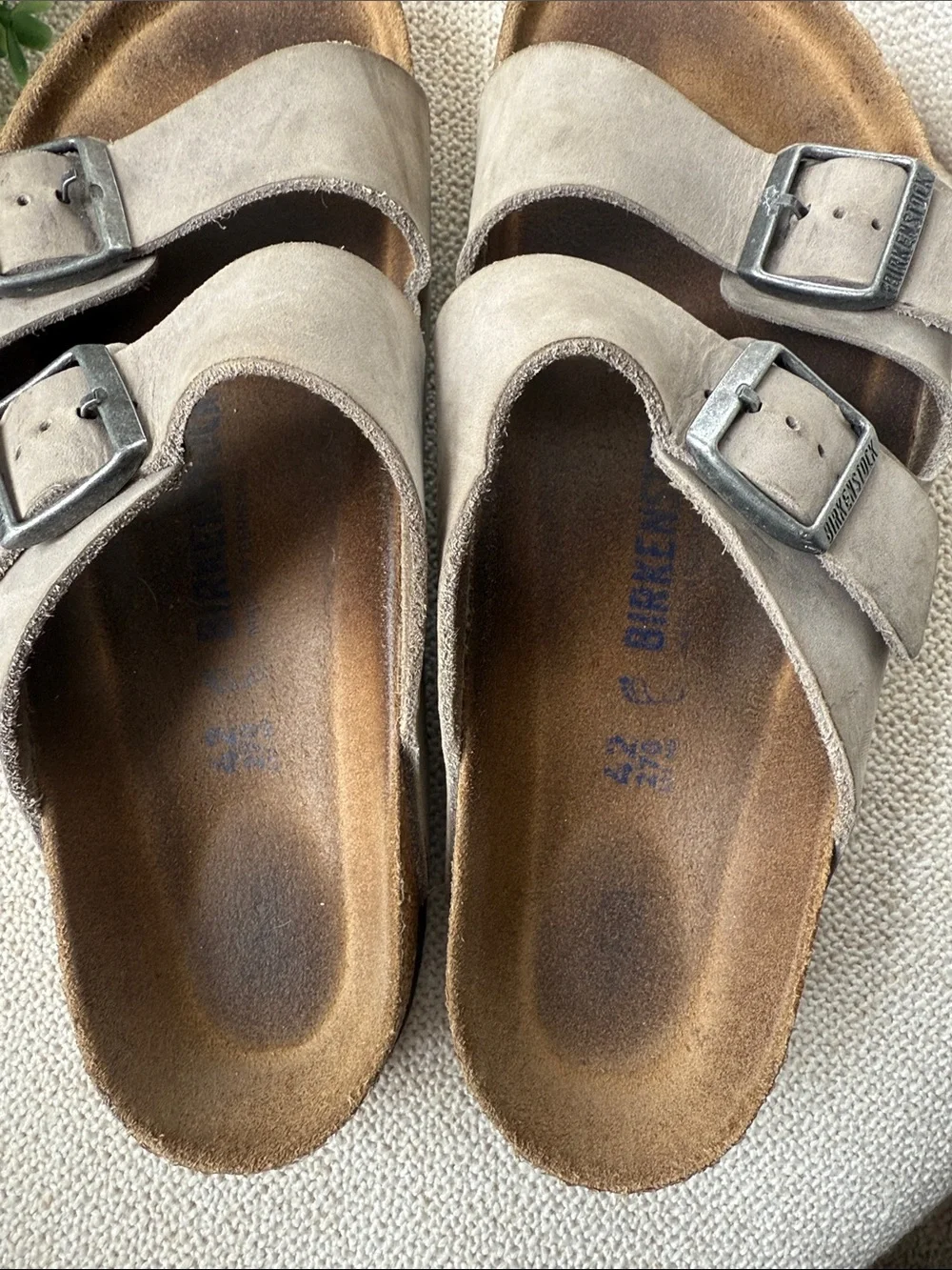 Birkenstock Men’s Arizona sandals in Taupe 9-9.5